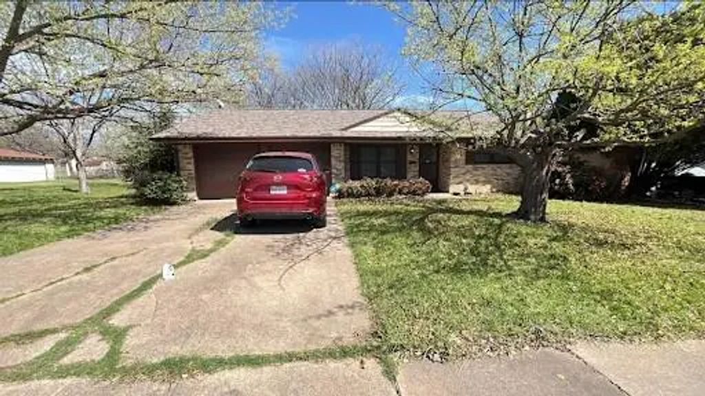 1002 Se 2nd Street, Grand Prairie