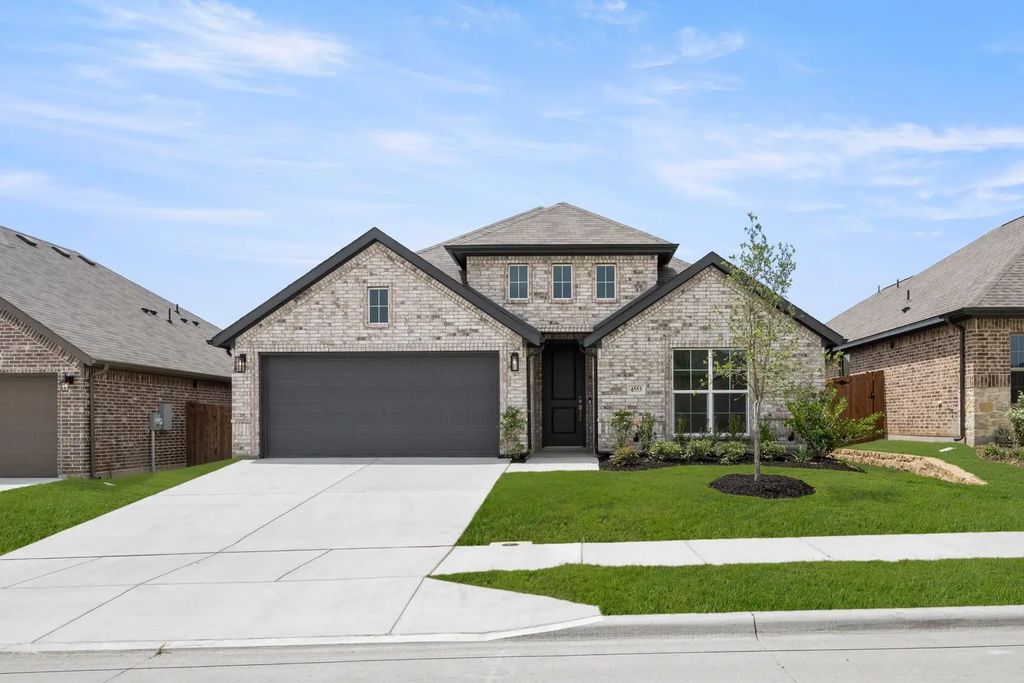 4553 Lyre Leaf Drive, Fort Worth