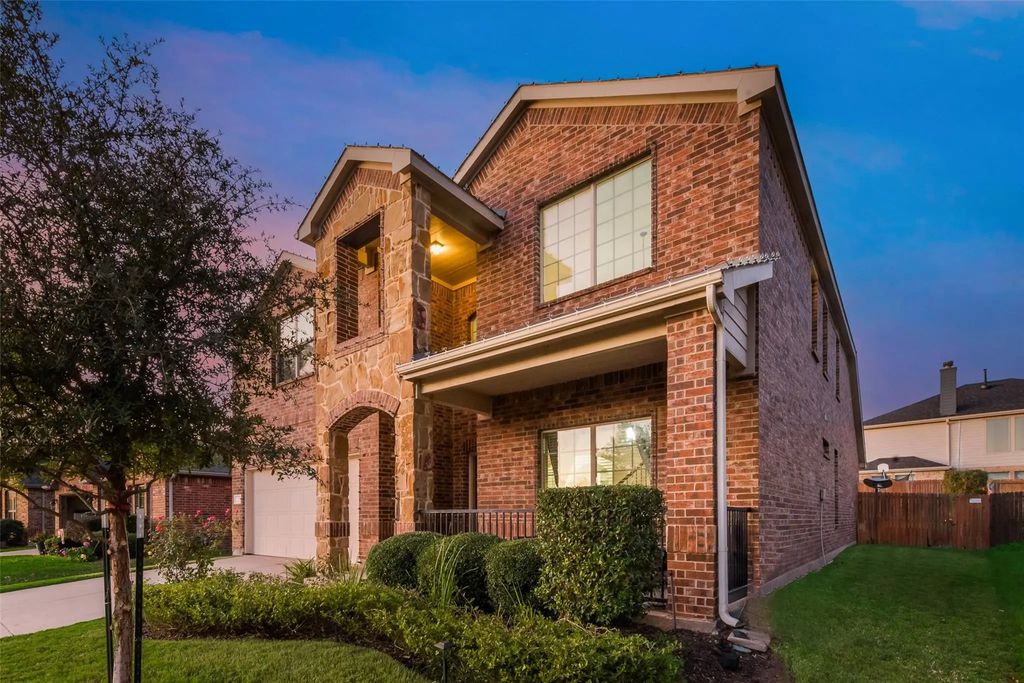 1021 Lake Grove Drive, Little Elm