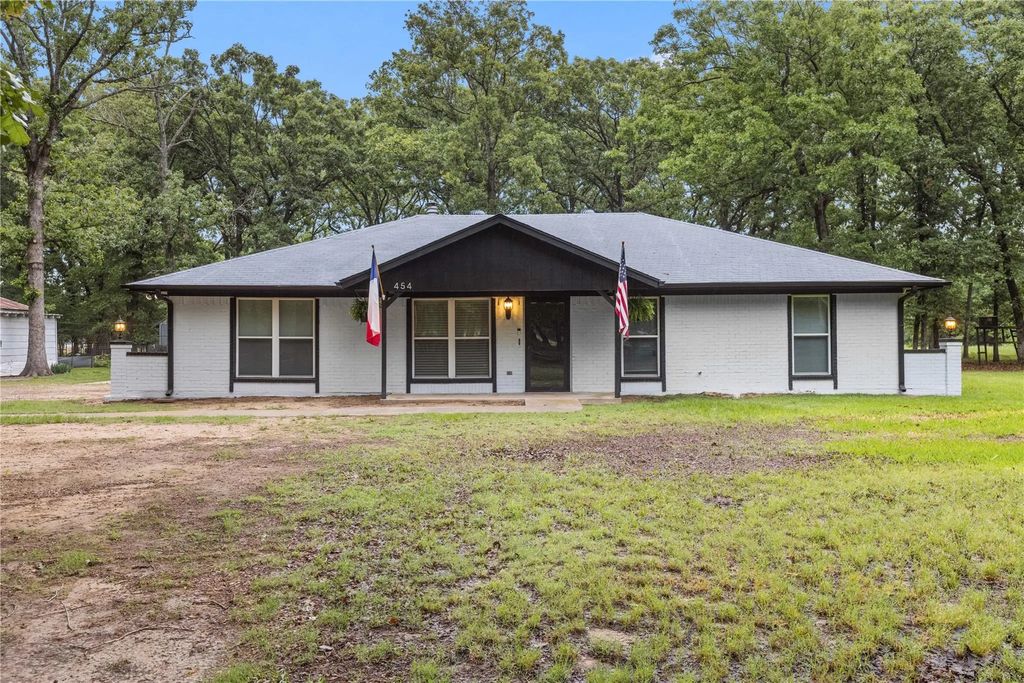 454 County Road 1485, Bogata