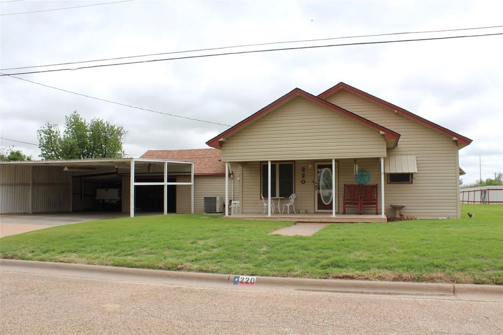 220 N 14th Avenue, Munday