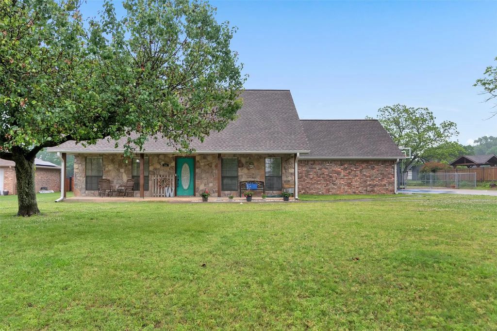 200 Pecan Street, Ector