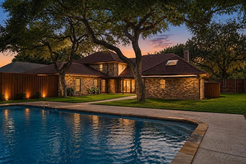 13216 Hillcrest Road, Dallas
