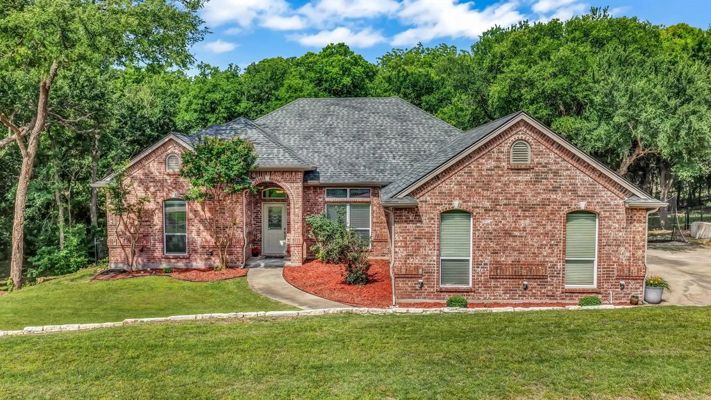 203 Mockingbird Lane, Aledo