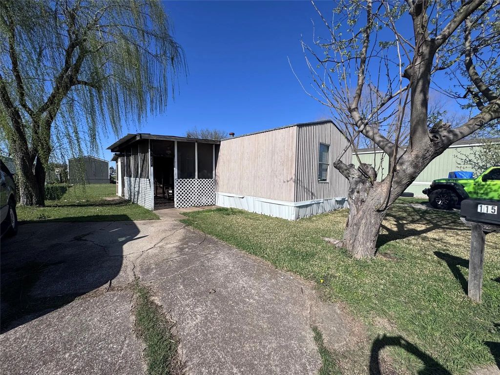 115 Valerie Lane, Knollwood