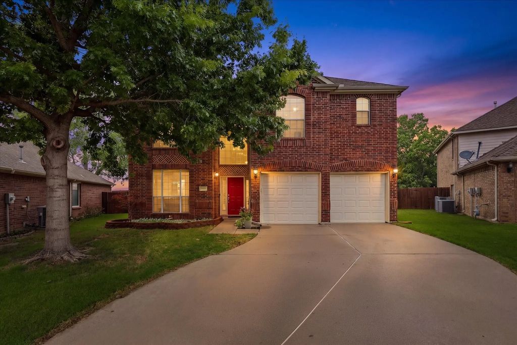 10616 Donnis Drive, Fort Worth
