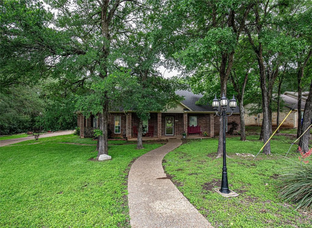 6400 Avon Drive, Waco