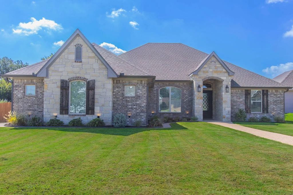 233 Fox Run Lane, Robinson