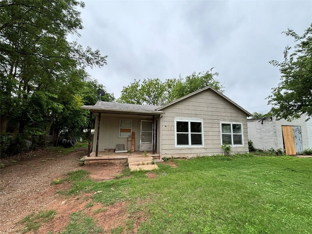 1221 N 8th Street, Wichita Falls