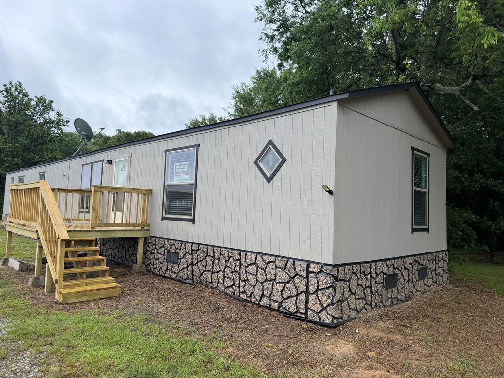 1135 Cr 2382, Mineola