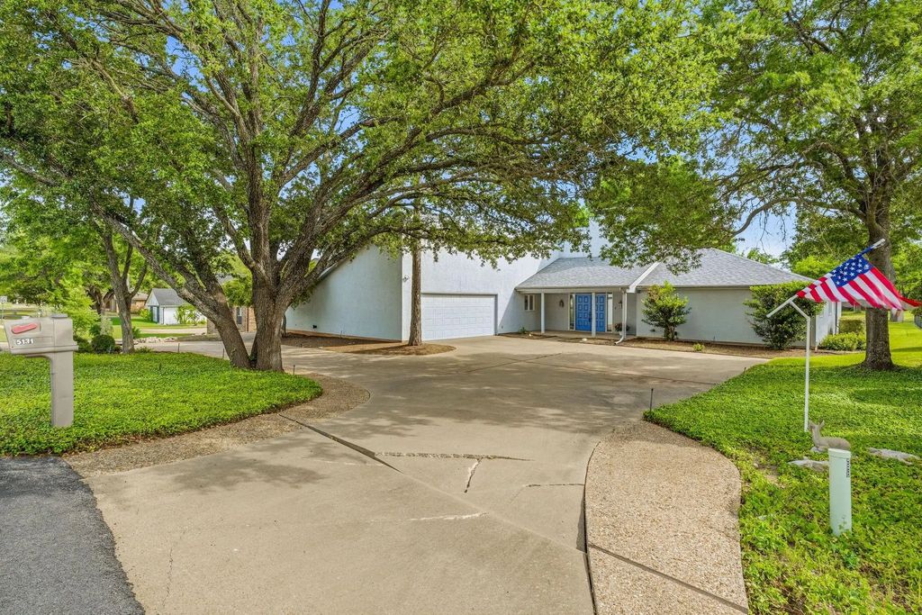 5131 Wedgefield Road, Granbury