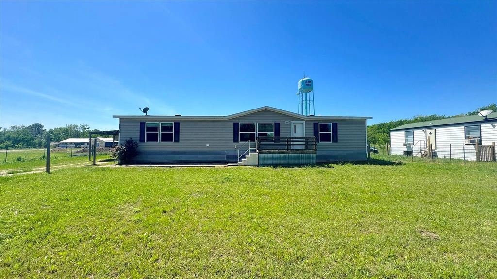 11561 County Road 352, Terrell
