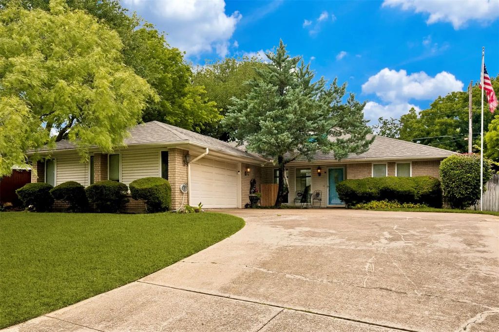 4532 Grey Dawn Drive, Arlington
