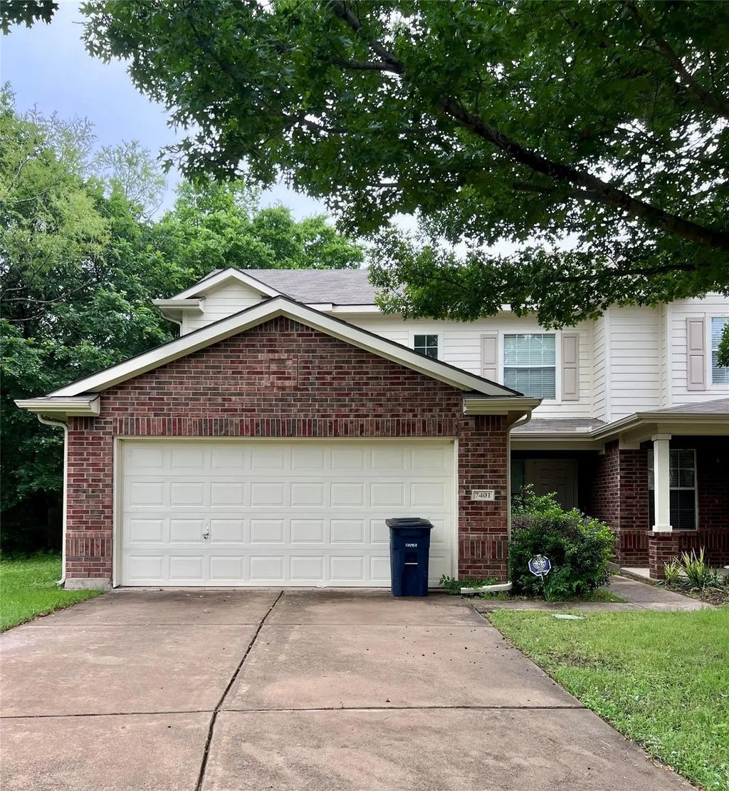 7401 Cowhand Court, Fort Worth