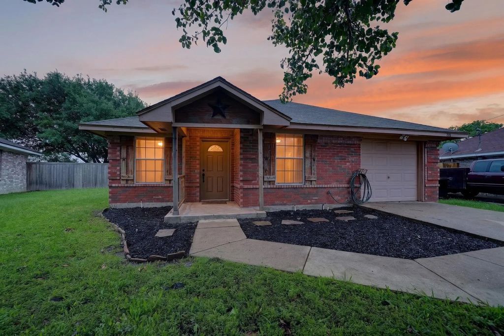 308 Fox Run, Crandall