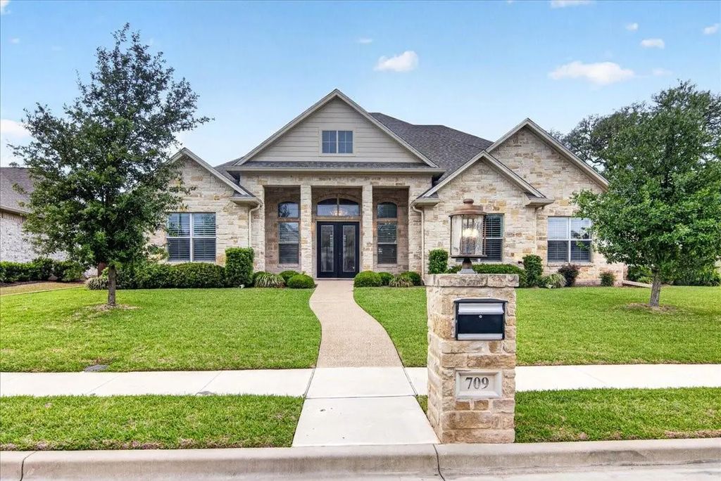 709 Gullmont Drive, Waco