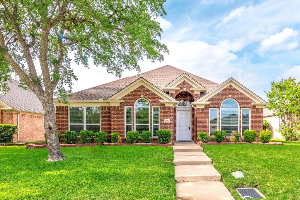 207 Meredith Court, Irving