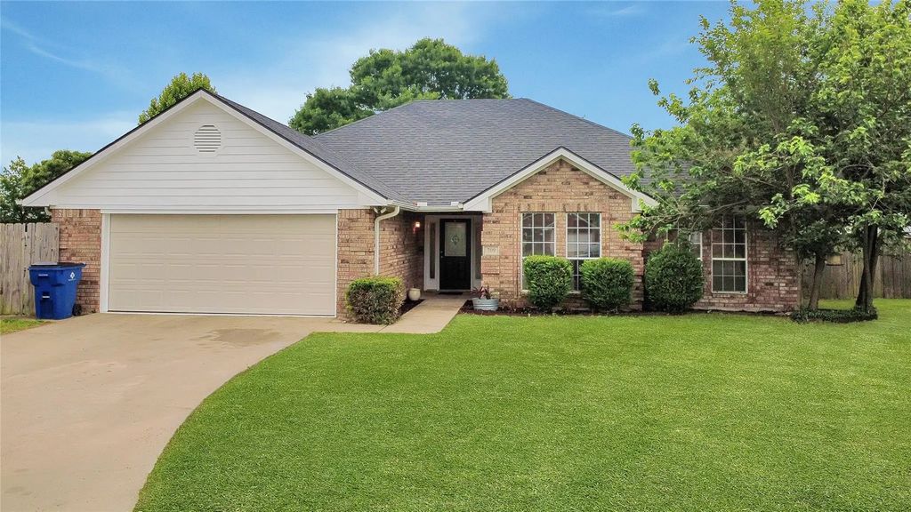 709 Elm Circle, Van Alstyne