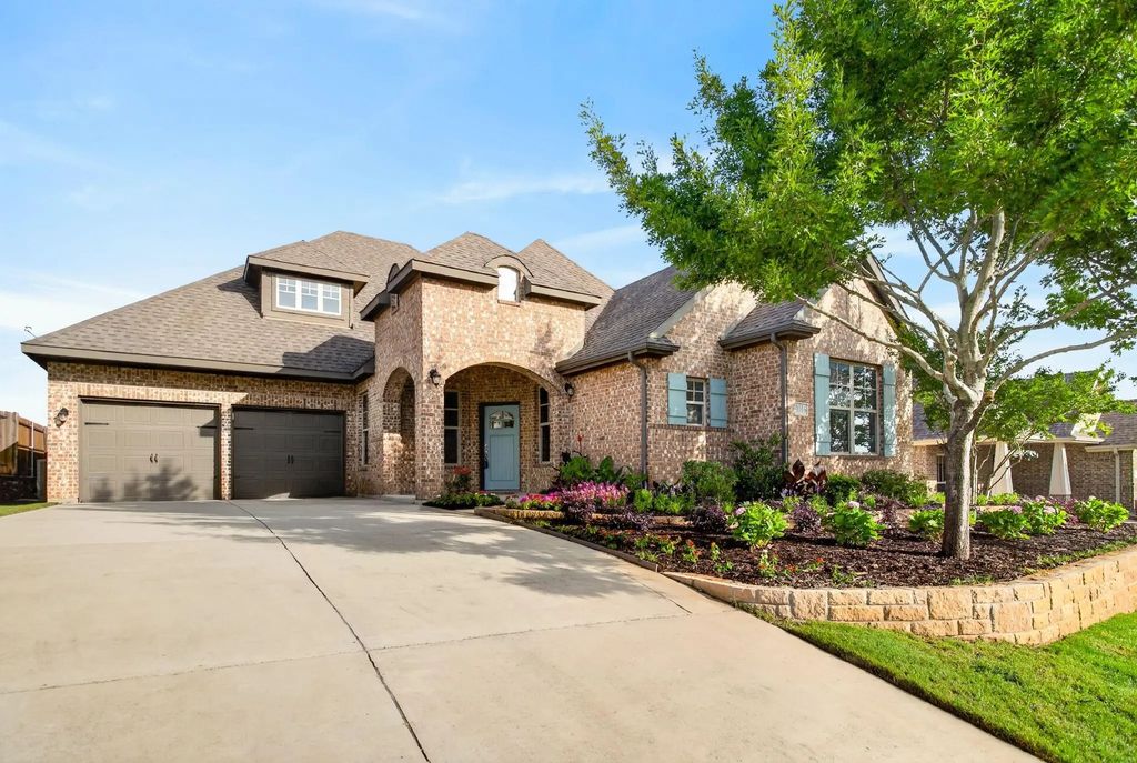9016 Inwood Street, Benbrook