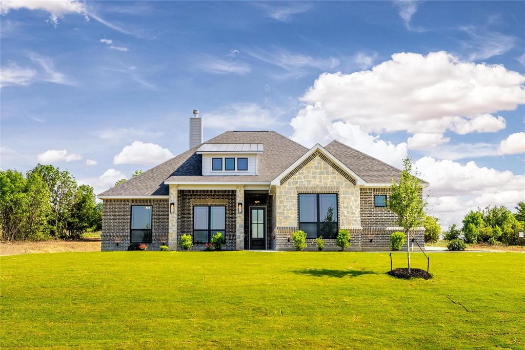 104 Oak Meadow Lane, Weatherford