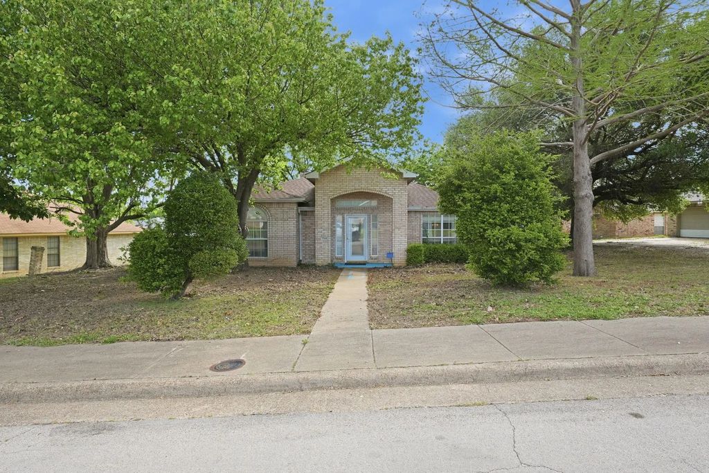 7144 Woodland Terrace Drive, Dallas