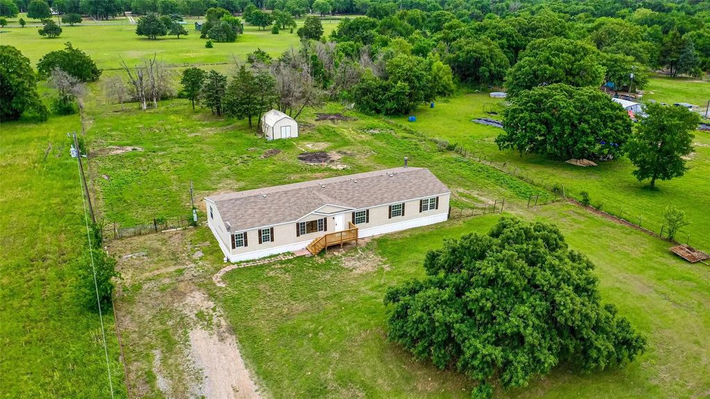9239 Sabine Drive, Quinlan