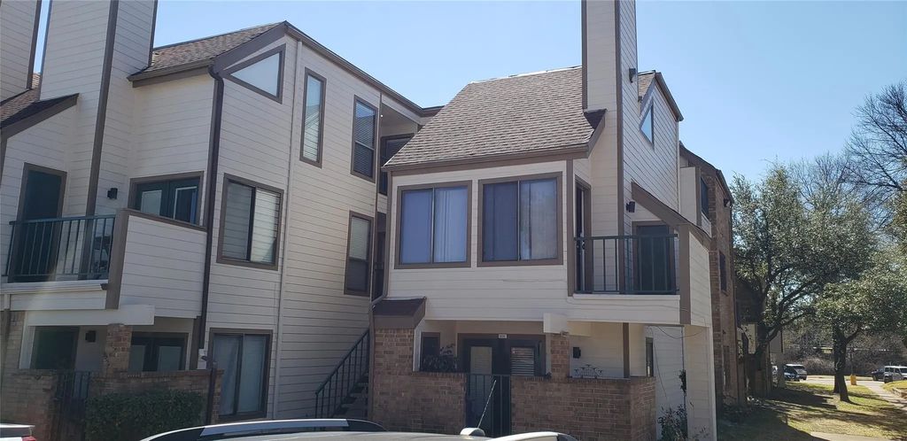 2300 Bamboo Drive N308, Arlington