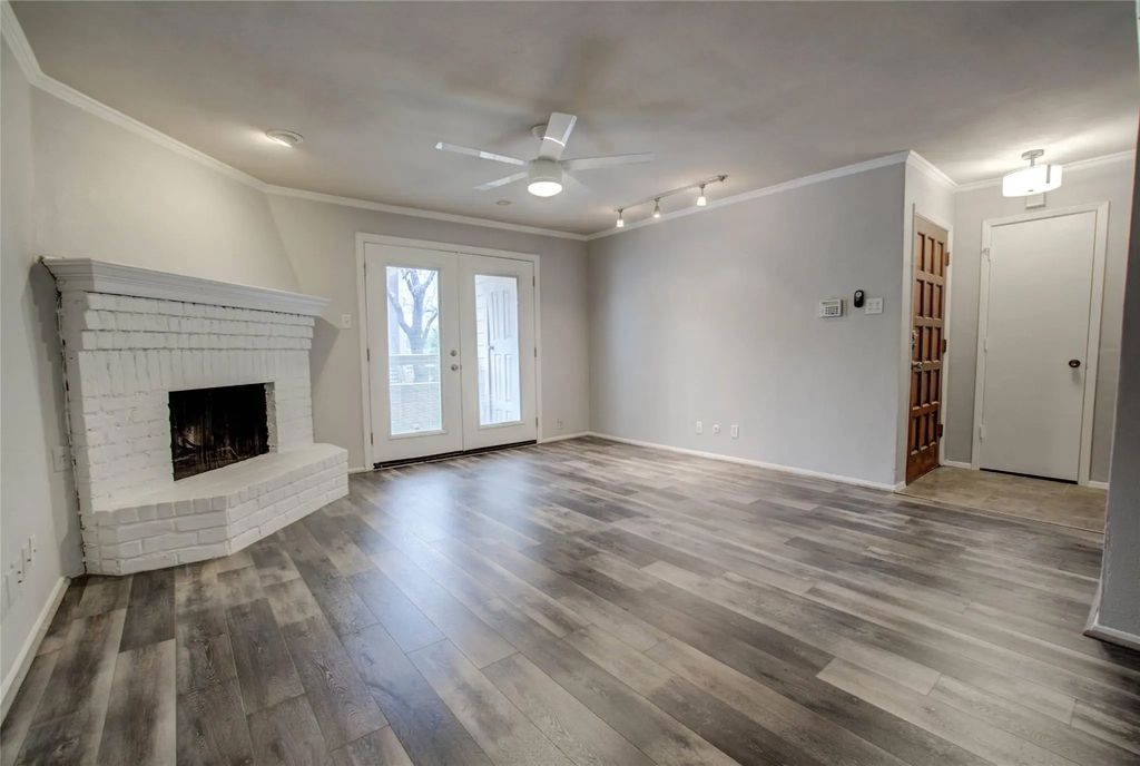 5200 Martel Avenue 3b, Dallas