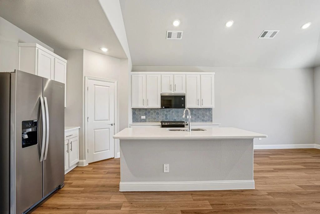 2300 Currents Road, Princeton