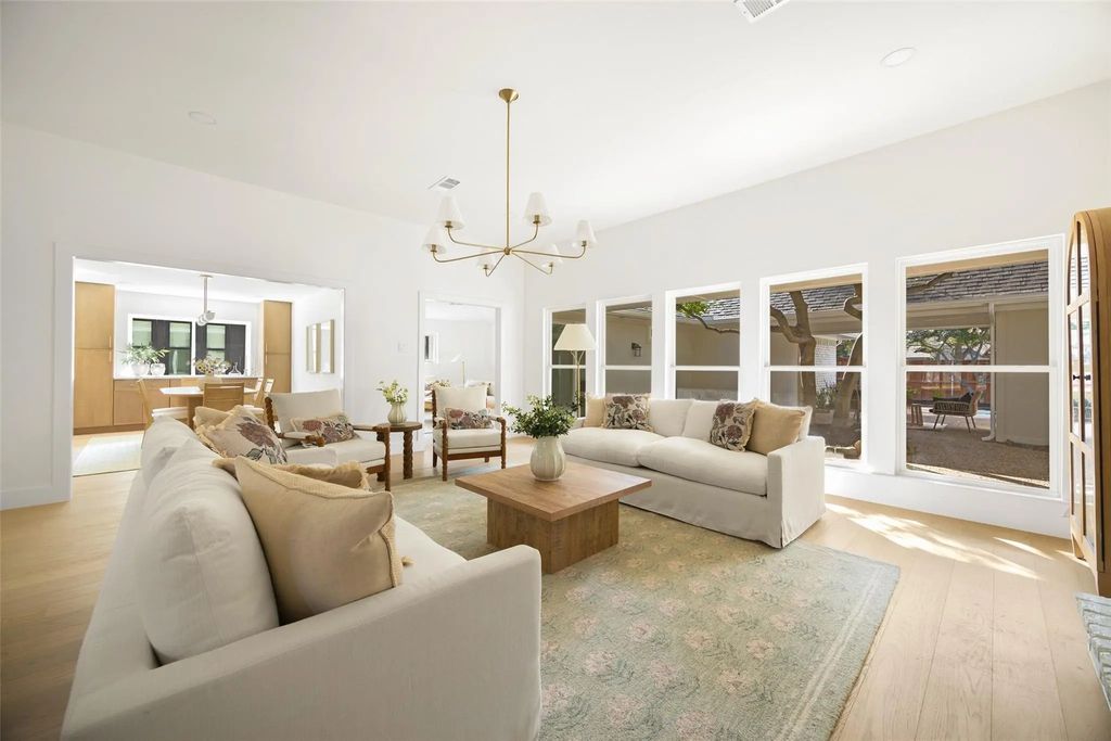 9210 Windy Crest Drive, Dallas
