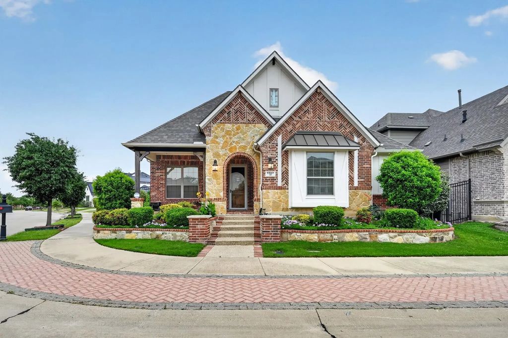 1107 Amber Rose Way, Arlington