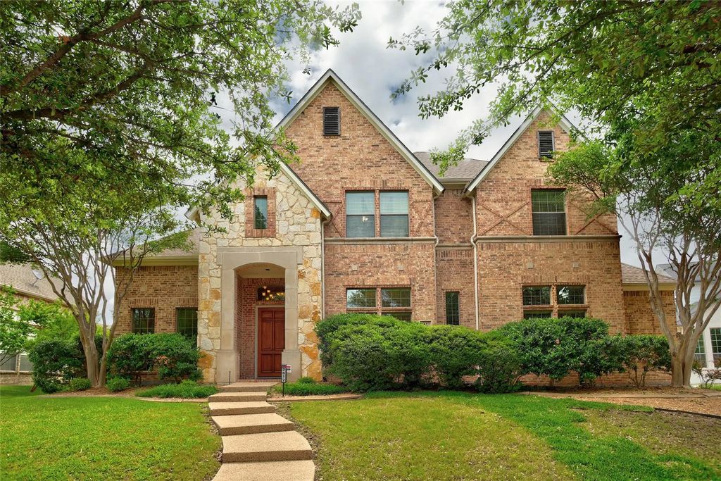 2617 Queen Elaine Drive, Lewisville