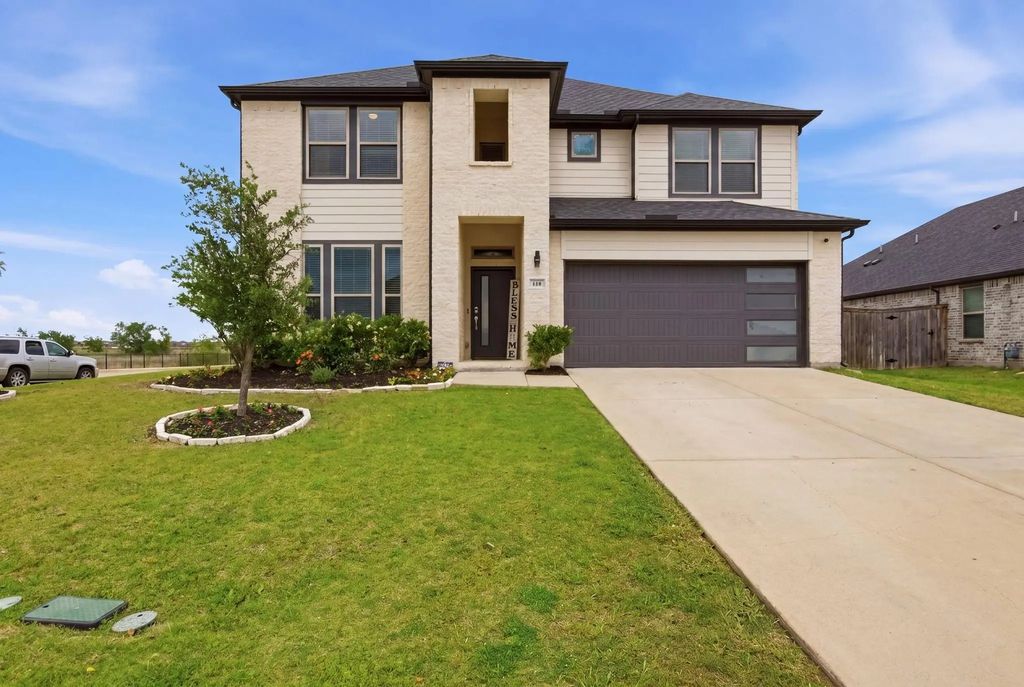 418 Ardsley Lane, Forney