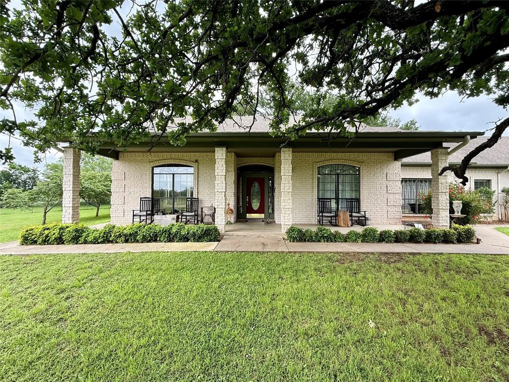 830 County Road 109, Hamilton