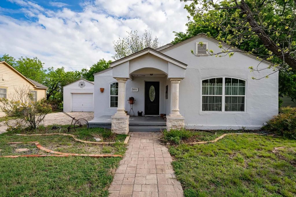 1004 N 7th Street, Ballinger