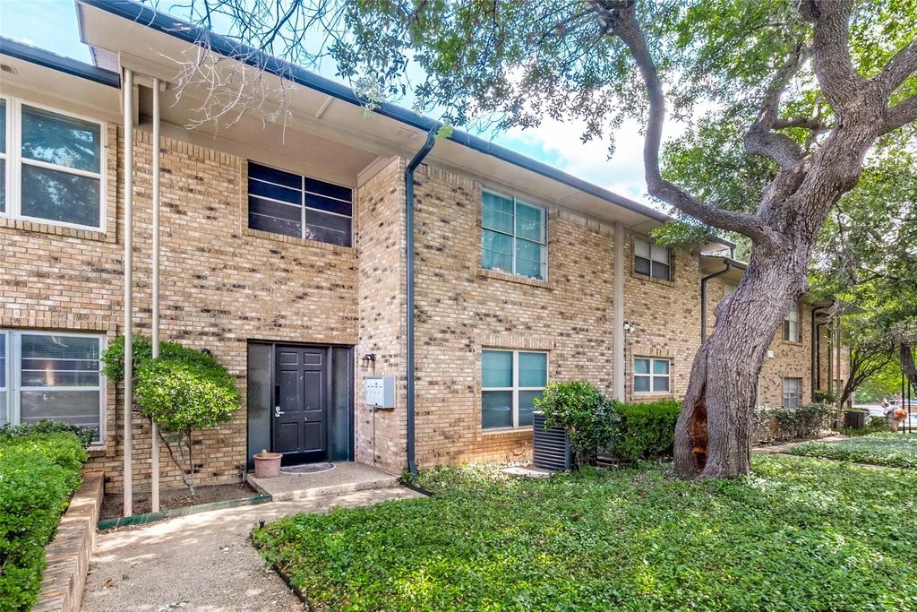 7937 Royal Lane 223, Dallas