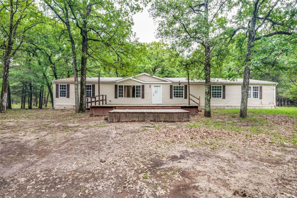 1229 Sandy Oaks Road, Quinlan