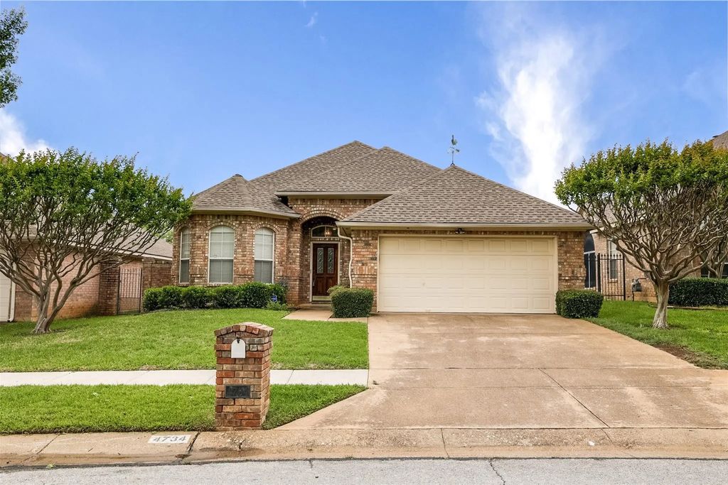 4734 Village Oak Drive, Arlington
