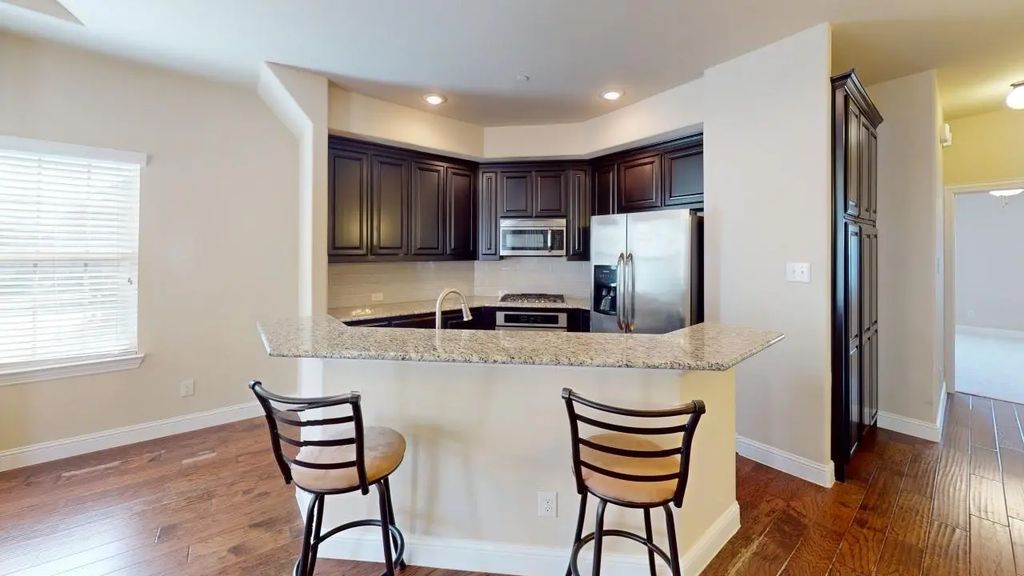 4401 Dexter Lane B12, Carrollton