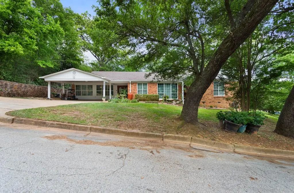 2834 Curtis Drive, Tyler