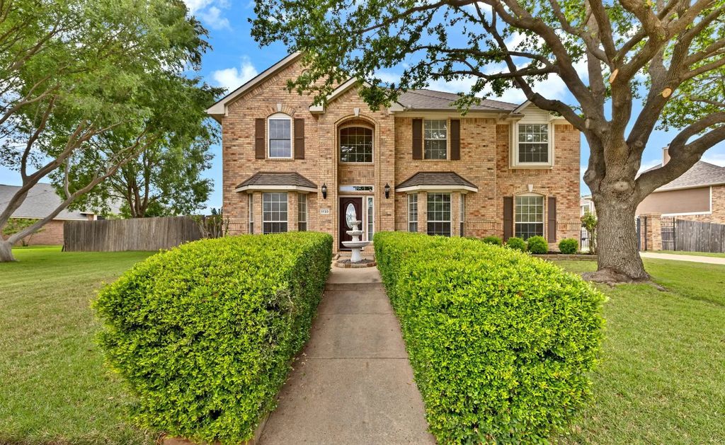 1733 Sawtooth Oak Trail, Keller