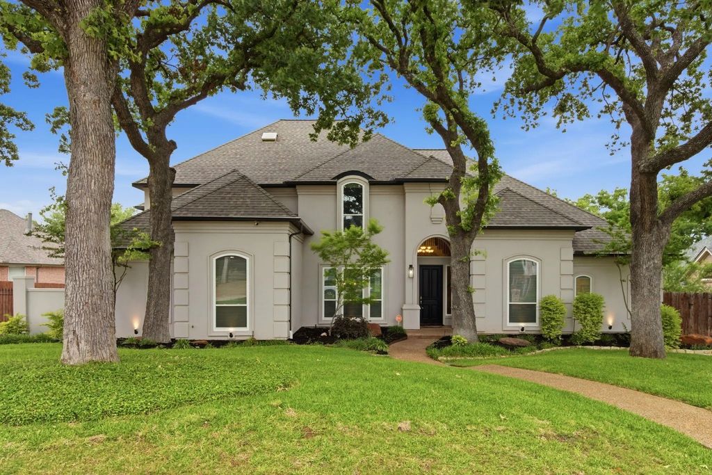 2002 Reynolds Drive, Colleyville