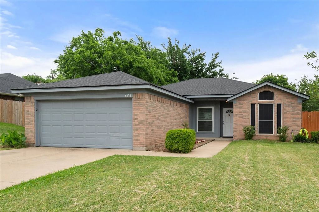 653 Ozark Avenue, Burleson