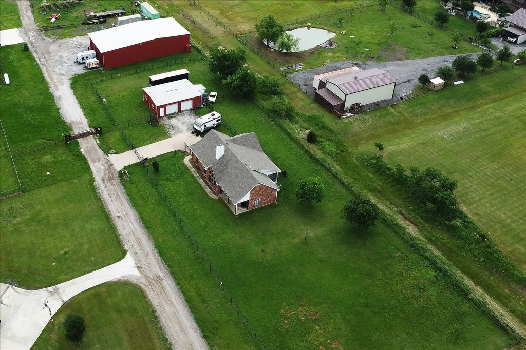 6005 Hawkeye Road, Krum