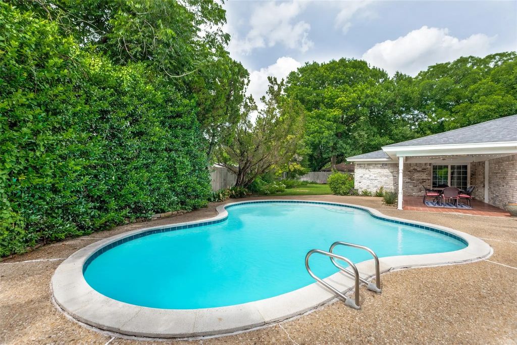 4128 Coral Circle, Benbrook