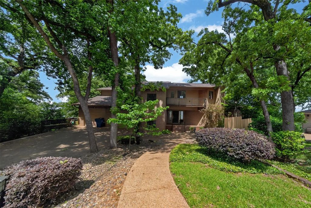 20998 Kiva Circle, Flint