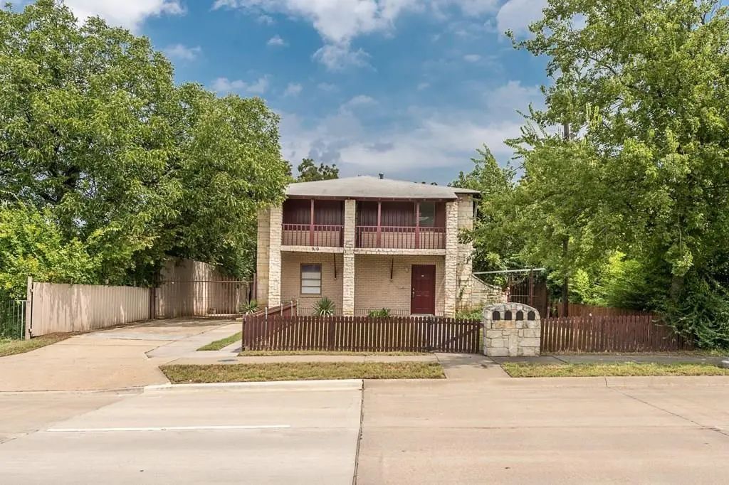908 N Zang Boulevard A, Dallas