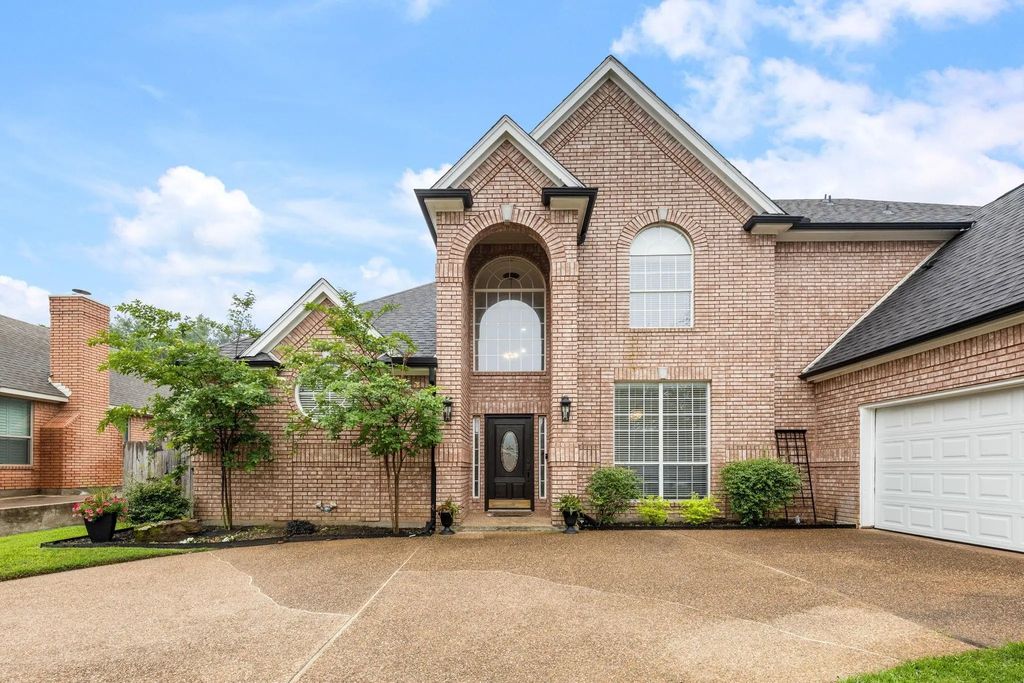2411 Wilkes Drive, Colleyville