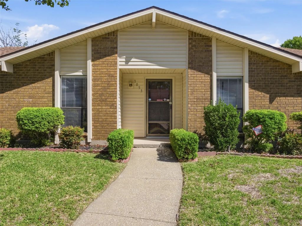3053 Villa Sur Trail, Dallas