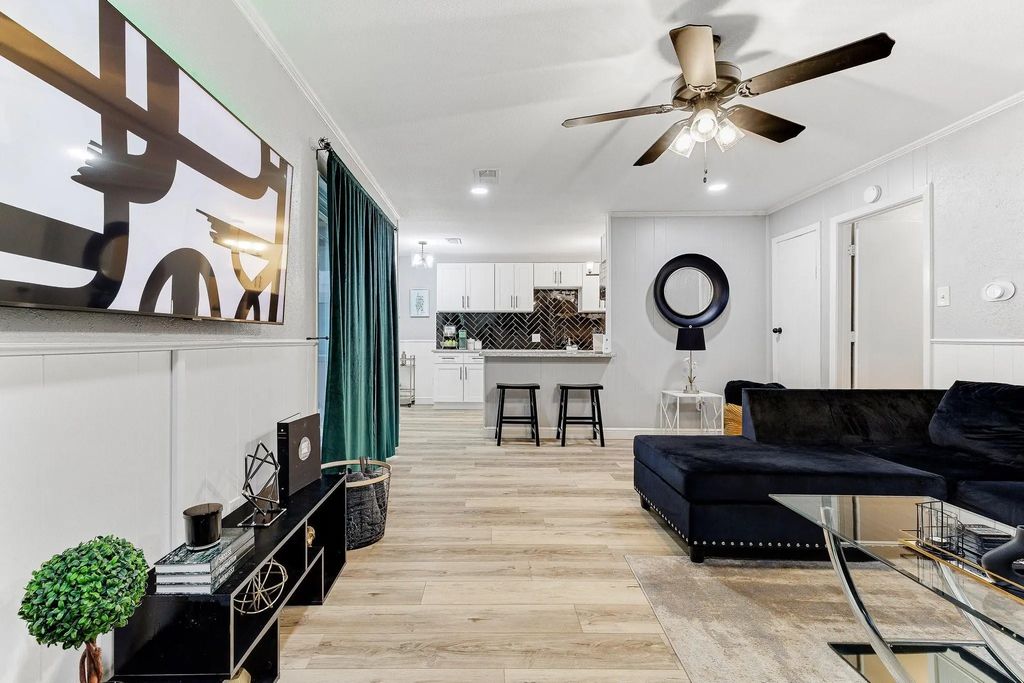 12814 Pandora Drive, Dallas